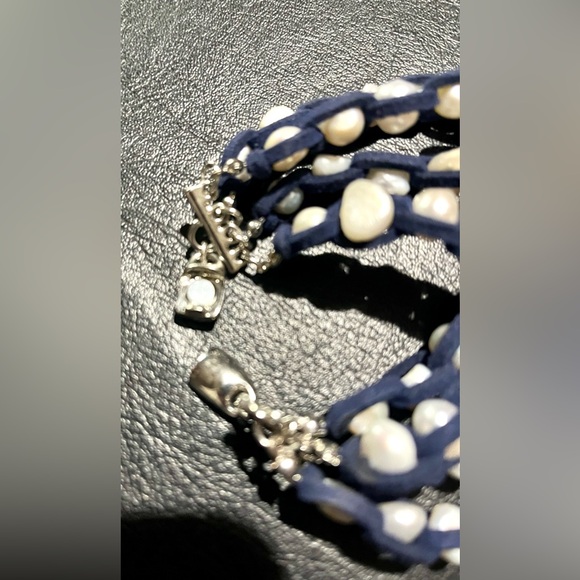 Handmade Bracelet w/Real Genuine Pearls woven into 4 navy leather straps - Picture 6 of 8